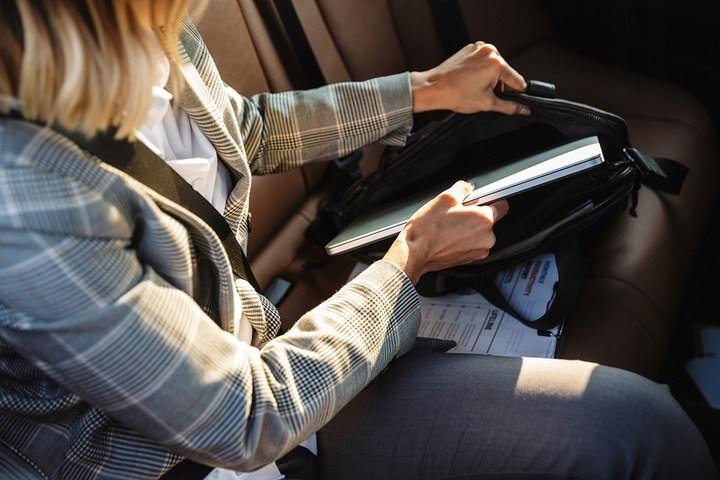 How to Transport a Laptop? Backpack, Case, or Bag – Where Will Your Laptop Be Safe?